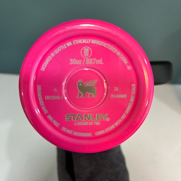 STANLEY 30 OZ ELECTRIC PINK engraved - Picture 3 of 4